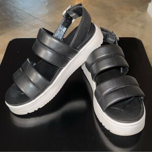 UGG Zayne Black Platform Sandal Sz 8